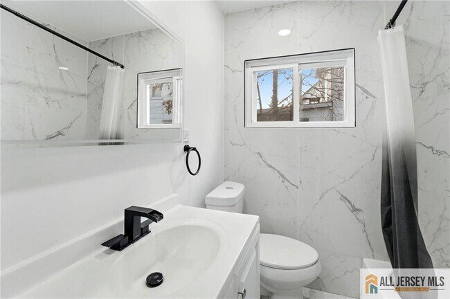 Building Photo - 29 Grant St