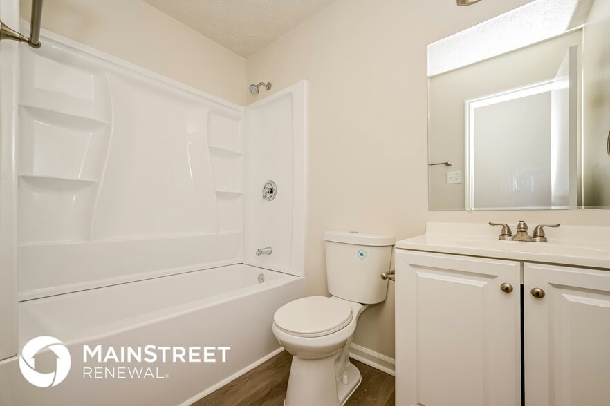 Building Photo - 4276 Old Lake Dr