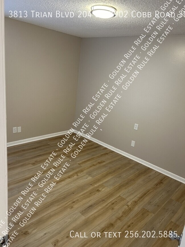 Building Photo - 3813 Trian Blvd