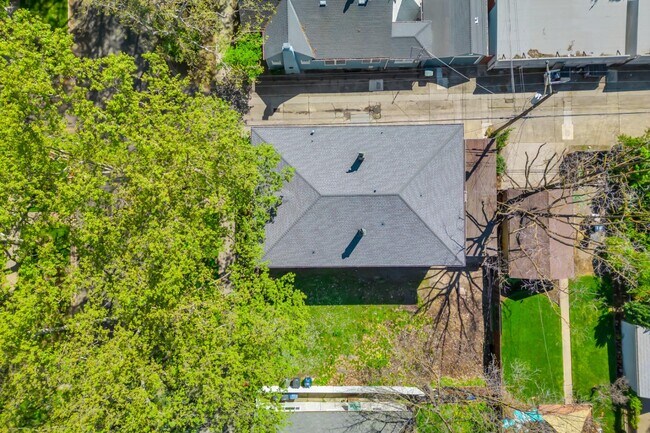 Building Photo - 2114 23rd St