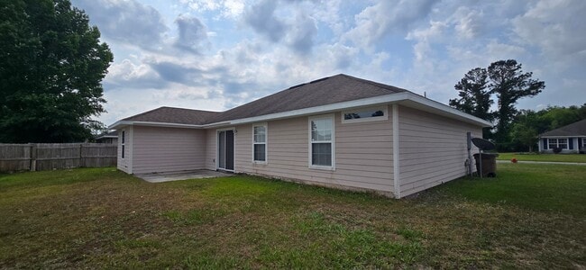 Building Photo - Single Family Home in Grandview
