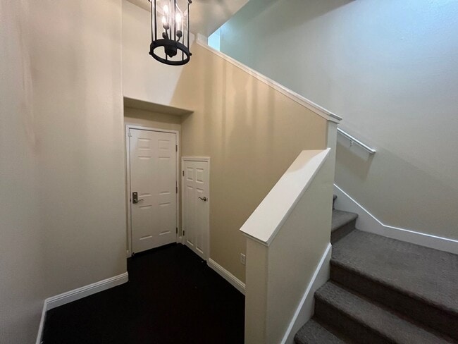 Primary Photo - Spacious 2bed 2.5bath 3 story Condo with 1 car garage available in Westlake Parkway!