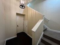 Building Photo - Spacious 2bed 2.5bath 3 story Condo with 1 car garage available in Westlake Parkway!