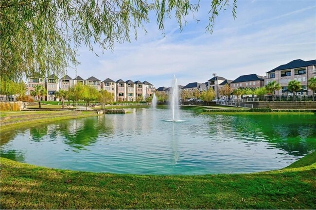 Building Photo - 2715 Maxroy St