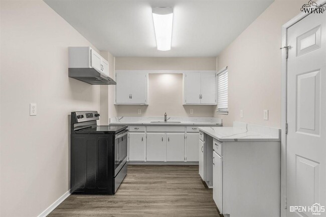 Building Photo - 4728 Eden Ln