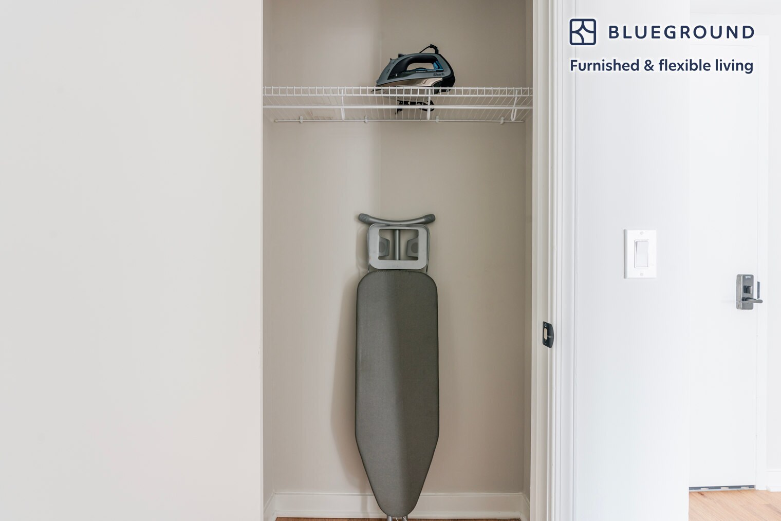 Building Photo - 3275 Washington Blvd