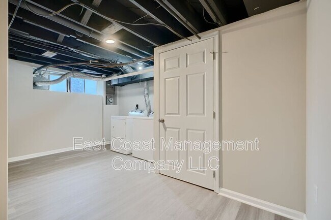 Building Photo - 1535 Chilworth Ave