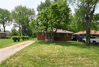 Building Photo - Three Bedroom Home Near 42nd St and Emerso...