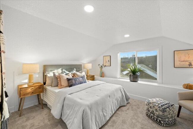 Building Photo - Beautifully Renovated 3-Bedroom Home with Private Fenced Yard