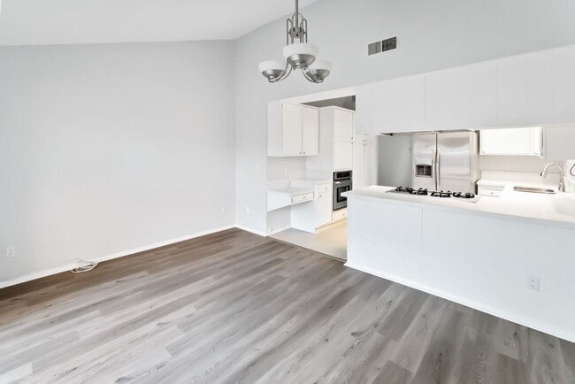 Building Photo - Charming 3 bedroom, 2 bathroom home in Hun...