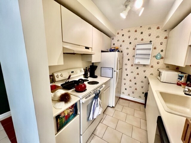 Building Photo - 19 Wiget St