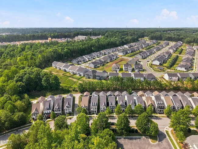 Building Photo - Lease OR Lease to Own
