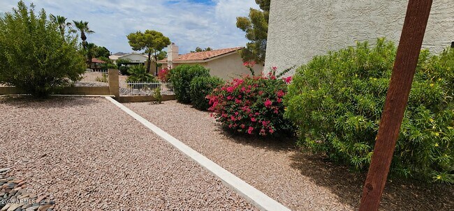 Building Photo - 15849 E Palomino Blvd