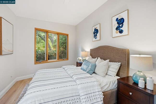 Building Photo - 289 Sierra Dr