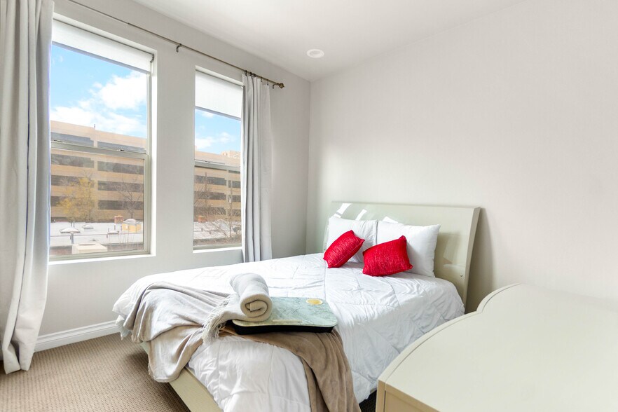 Building Photo - 2051 N Downing St