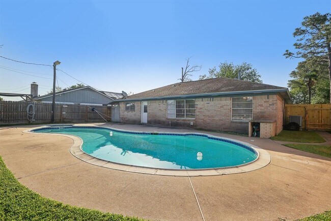 Building Photo - 3212 Wavecrest St
