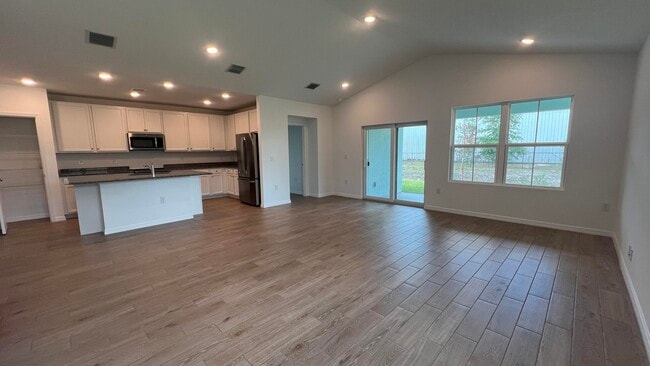 Building Photo - 1782 SW Bayshore Blvd