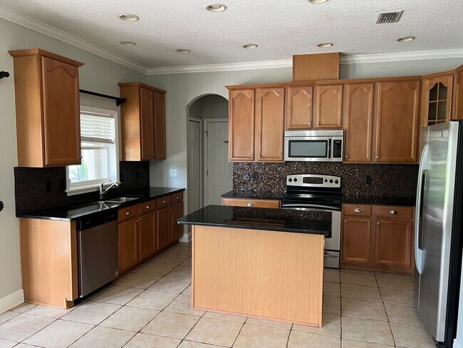 Building Photo - Stunning Windermere Home in Gated Communit...