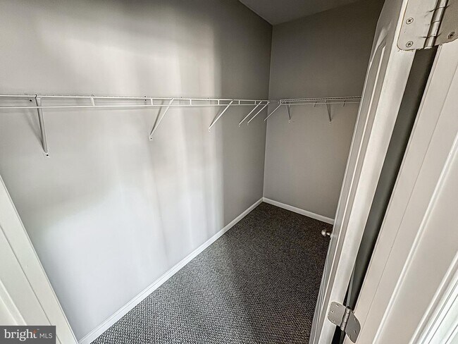 Building Photo - 42212 Water Iris Terrace