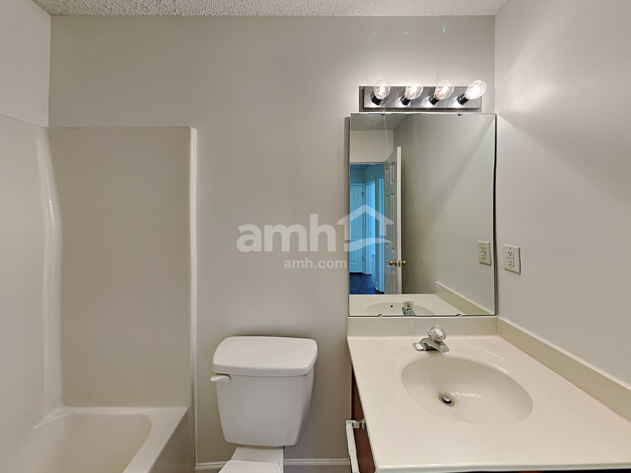 Building Photo - 855 Anchor Way NE