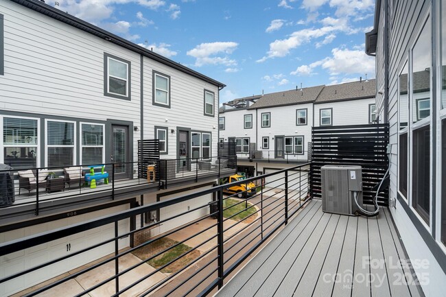 Building Photo - 408 Catawba Ave