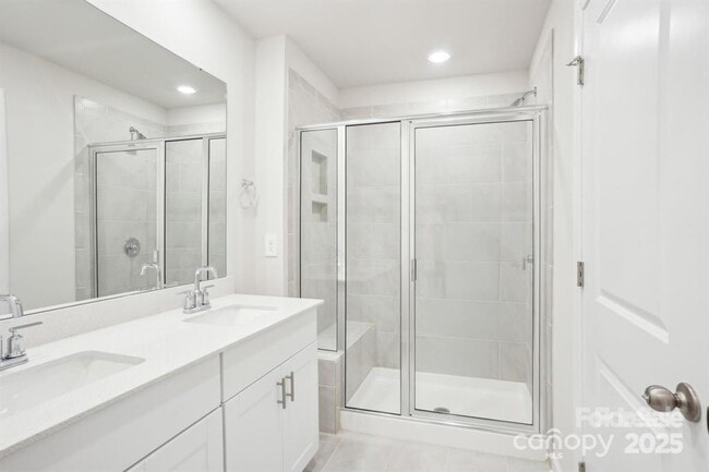 Building Photo - 1741 Braemar Vlg Dr