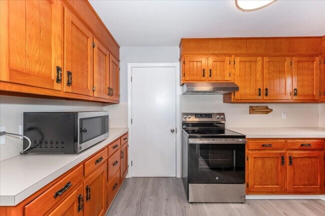 Building Photo - 116-118 Linden Avenue