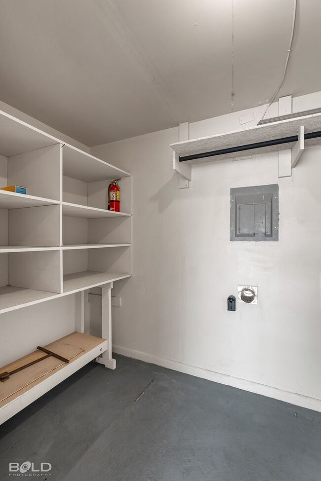 Building Photo - 1706 Shady Grove Dr