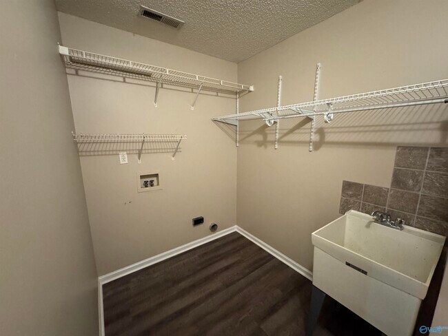 Building Photo - 109 Capote Dr