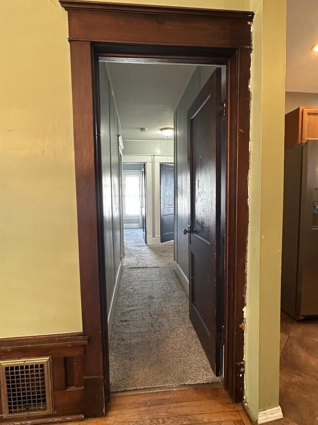 Building Photo - 252 Cumberland Ave