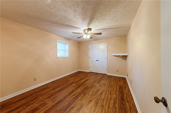 Building Photo - 4161 W Pointe Dr NW