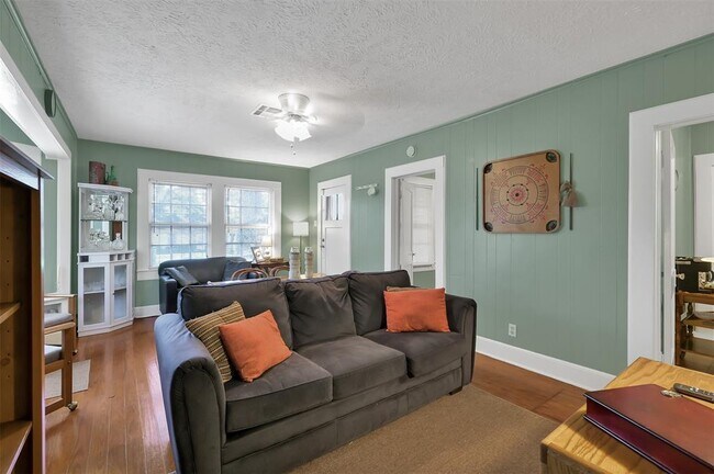 Building Photo - 1004 Mccall Ave