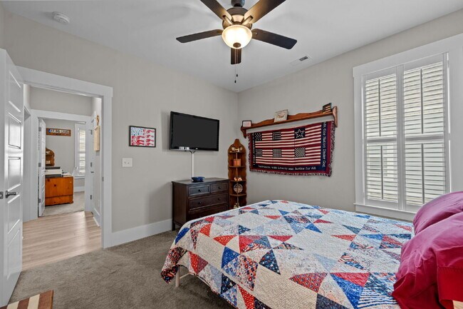 Building Photo - "Coastal Comfort Awaits: Spacious 3-Bed, 3-Bath Home in Holly Ridge!"