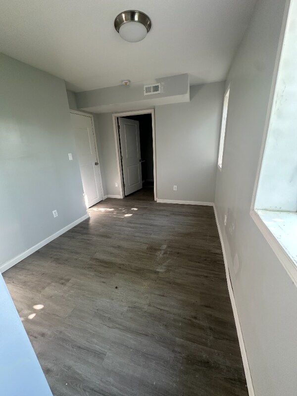 Building Photo - 2838 Linden Ave