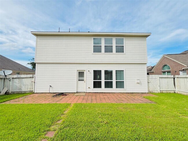 Building Photo - 14851 Fir Knoll Way