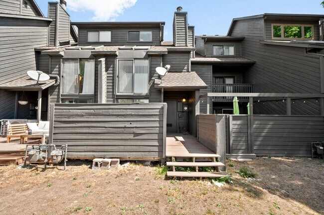 Building Photo - 4744 Edison Ln