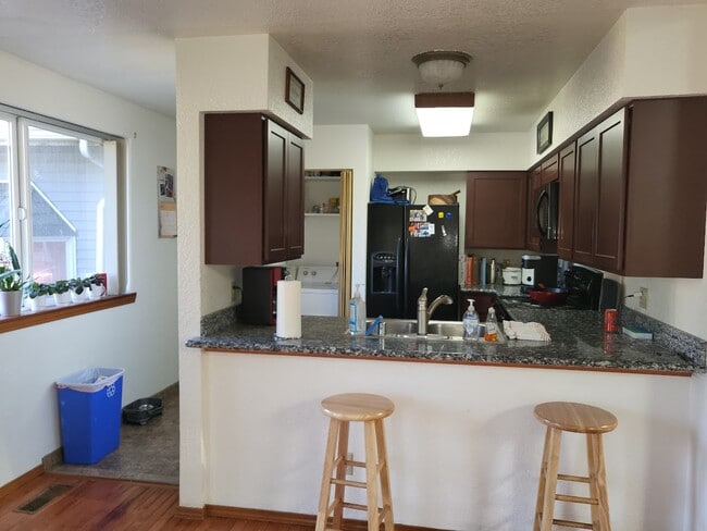 Building Photo - 10964 Brentwood Ln