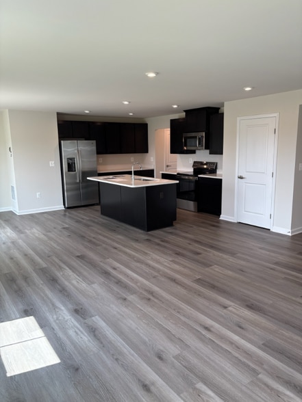 Building Photo - 6537 Rockingham Way