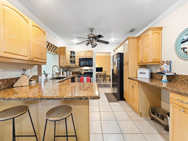Building Photo - Southwest 104th Avenue, Cooper City, FL 33...