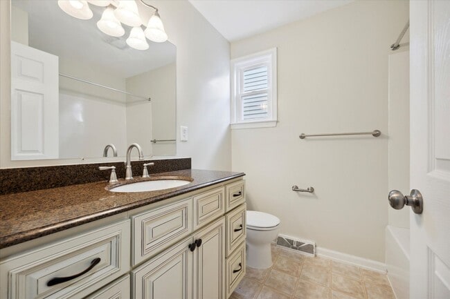 Building Photo - 3 Bed 1.5 Bath Twin in West Chester Borough!