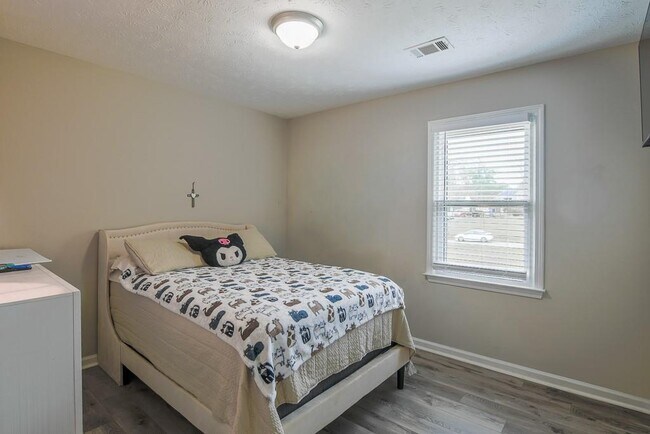 Building Photo - 356 Meadow Trace Dr