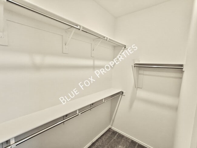 Building Photo - 9251 N Peridot Vis Ave