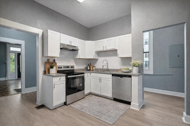 Building Photo - 156 N Tucker St