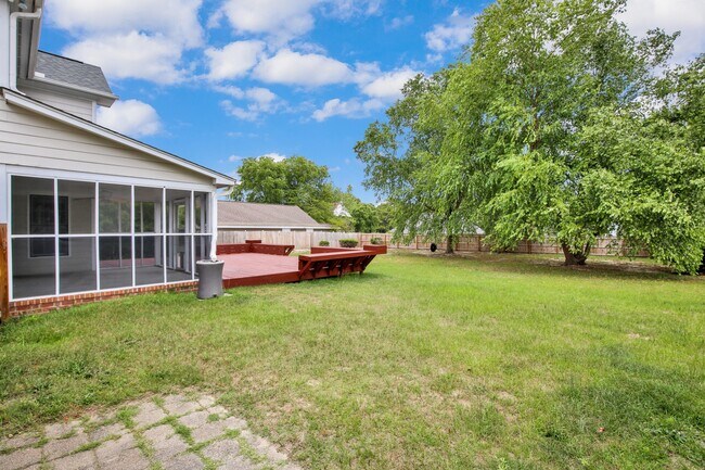 Building Photo - 7924 Lester Dr
