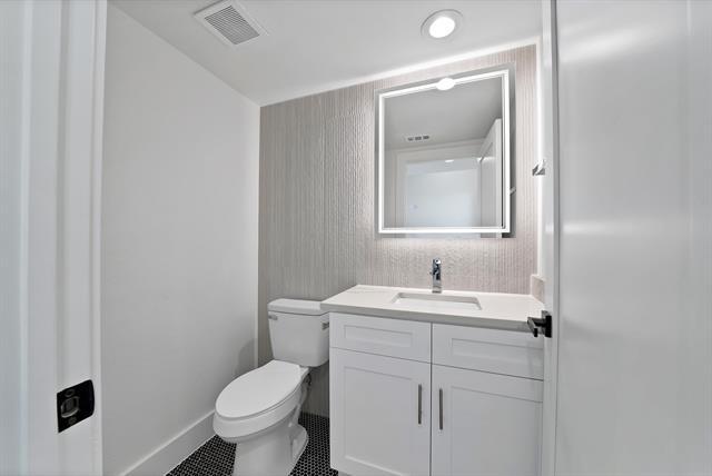 Building Photo - 7207 Mohawk Dr