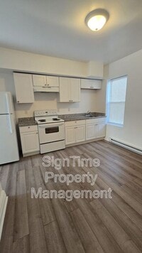 Building Photo - 187 Berkson Ave