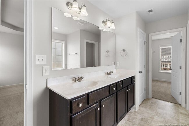 Building Photo - 133 Indigo Ave