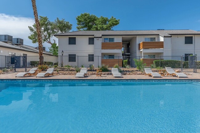 Building Photo - Tides on Spencer