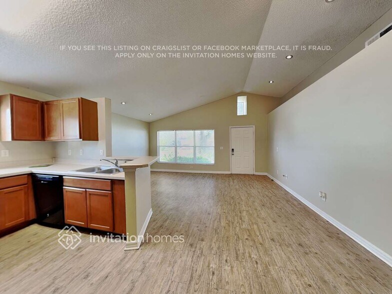 Building Photo - 1401 Brookebridge Dr