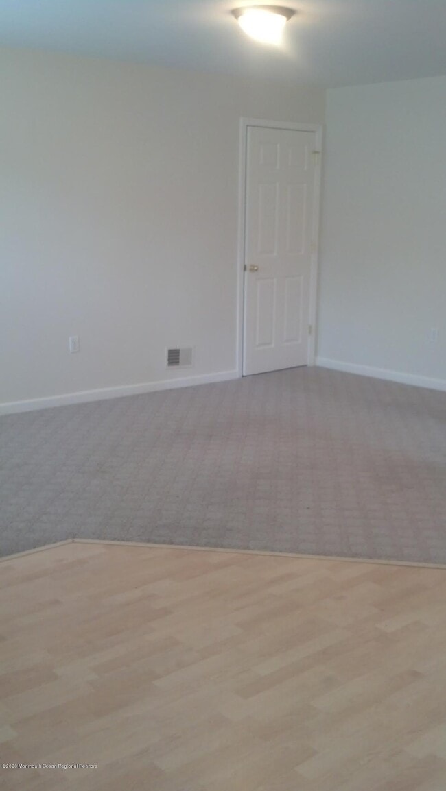 Building Photo - 70 Broadway